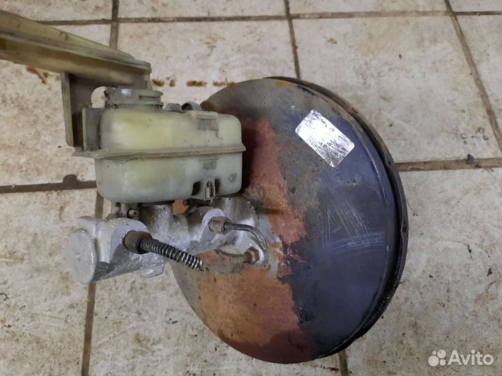 Вакуум главный тормозной цилиндр Chrysler Voyager