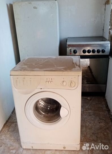 Холодильник,стералка, плита, кондиционер, вытяжка