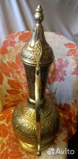 Старый,огромный кувшин с ближнего востока