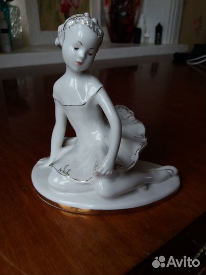 Фарфоровая статуэтка Балерина