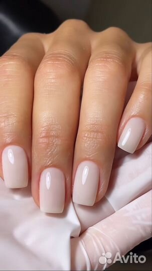 Маникюр с покрытием гель лаком. бесплатно