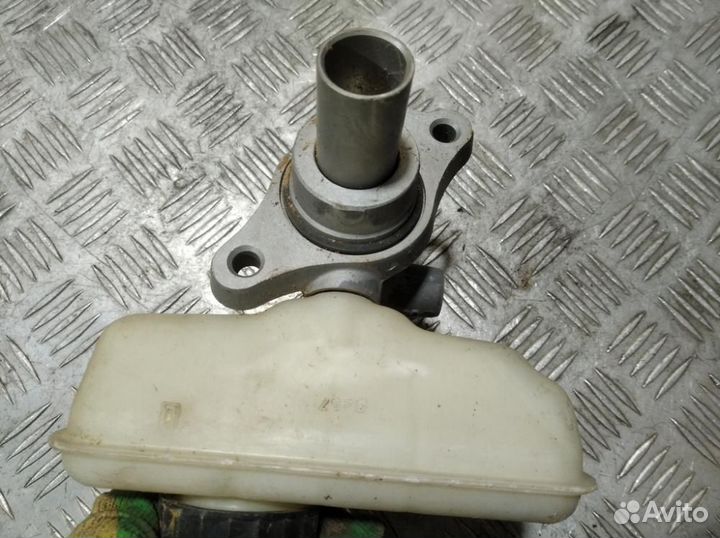 Цилиндр тормозов главный S350 221