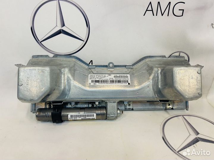 Подушка безопасности коленная Mercedes W204