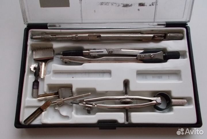 Готовальня с циркулями