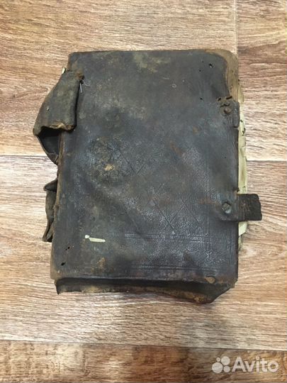 Старинная книга