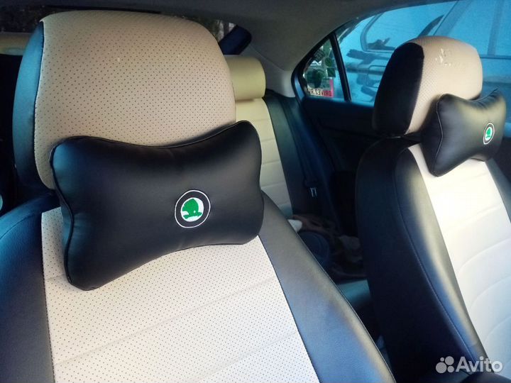 Автомобильные подушки из экокожи