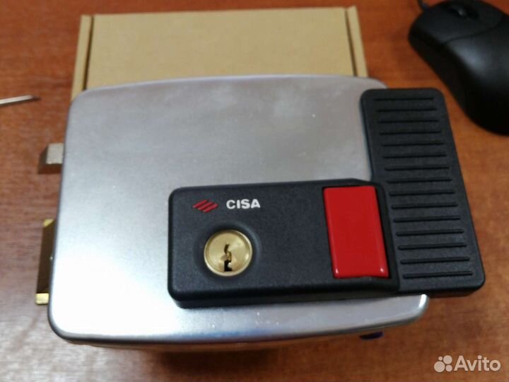 Замок электромеханический cisa