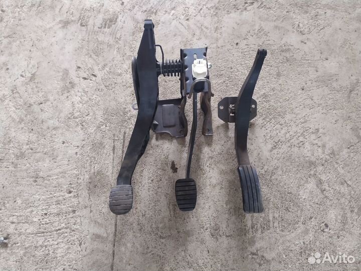 Блок педалей Nissan Almera G15