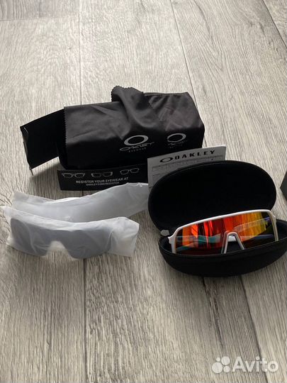 Очки oakley sutro