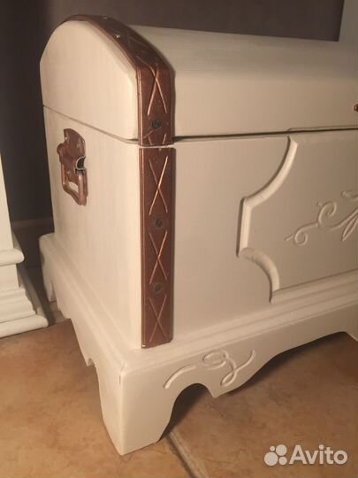 Сундук деревянный