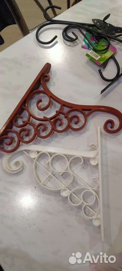 Кронштейн для цветов