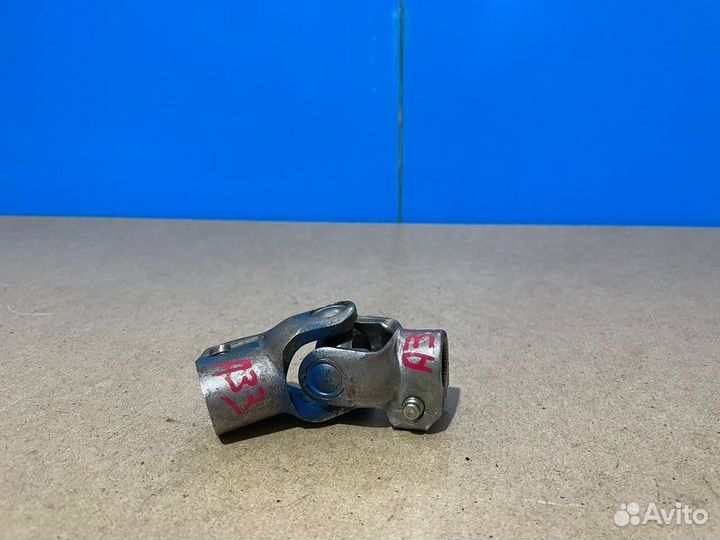 Рулевой карданчик Nissan Cefiro A33 VQ20DE