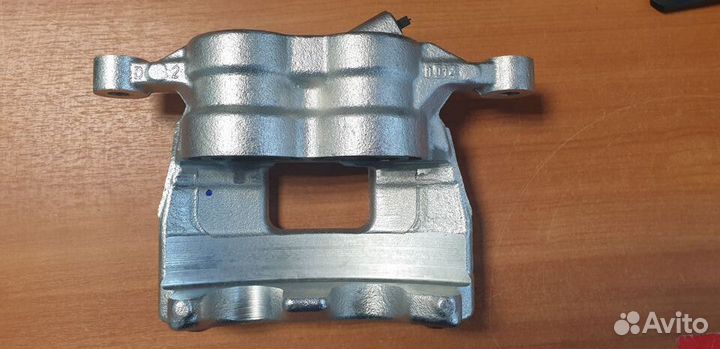 Суппорт перед Ford Transit 2012