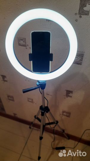 Селфи кольцо на стойке