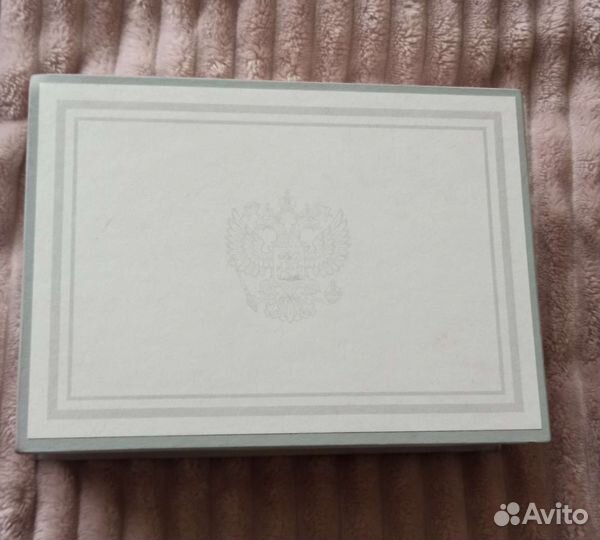 Новая подарочная коробка