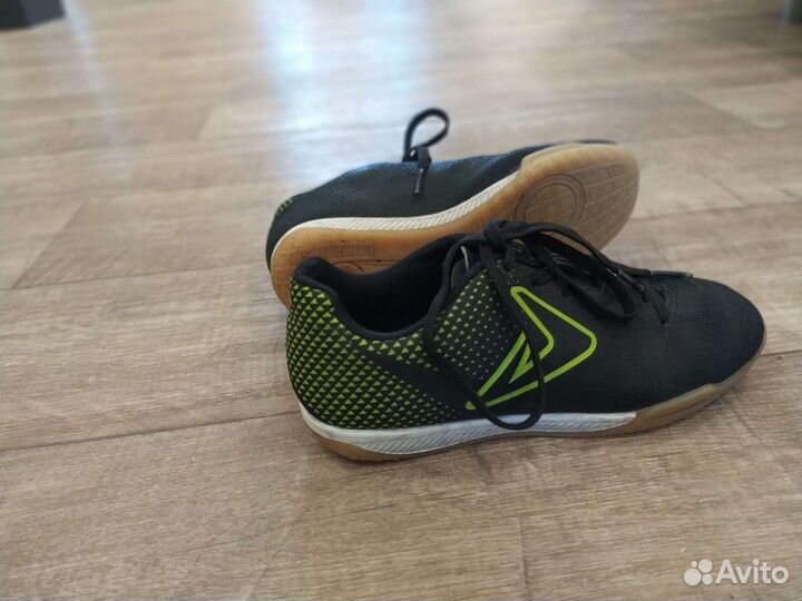 Футбольные бутсы, 33