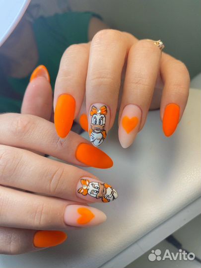 Маникюр, наращивание ногтей, педикюр