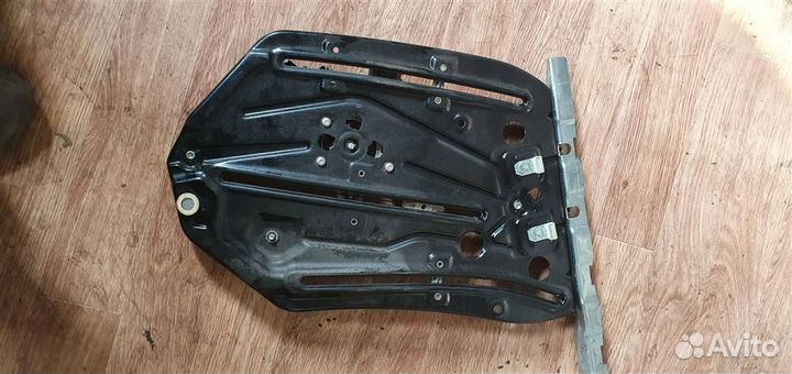 Стеклоподъемник электрический задний правый Opel