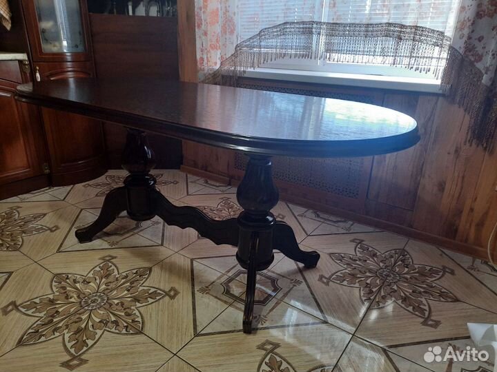 Кухонный стол