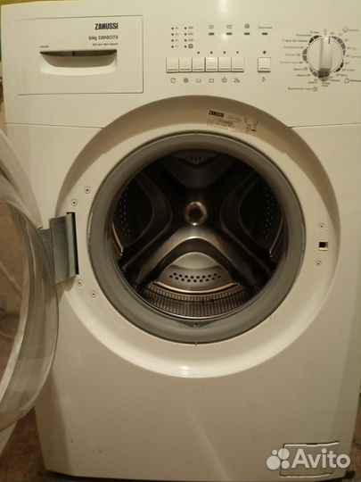 Стиральная машина Zanussi ZWG 281