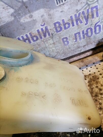 Бачок омывателя Mercedes-Benz CLK 200