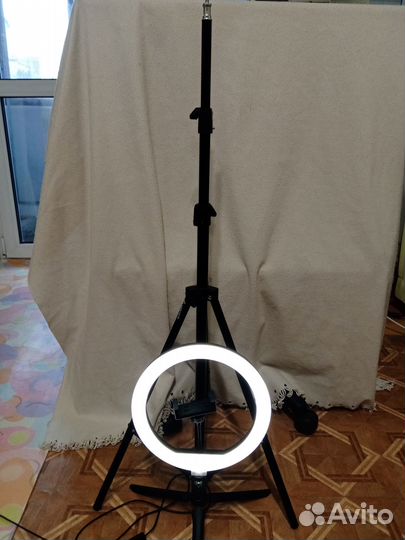 Кольцевая лампа 25 см