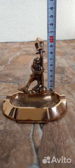 Бронзовая декоративная пепельница