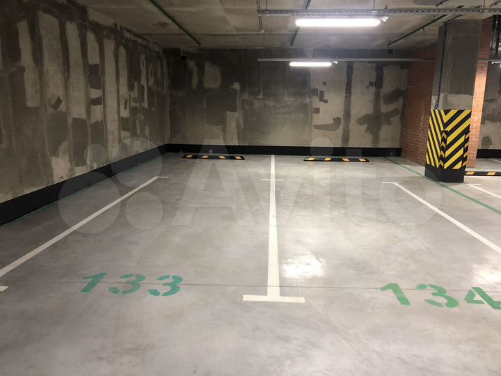 Машиноместо, 18 м²