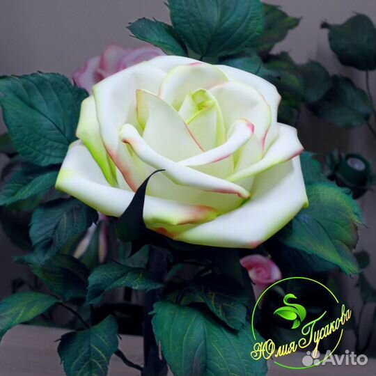 Роза настольная ручной работы 