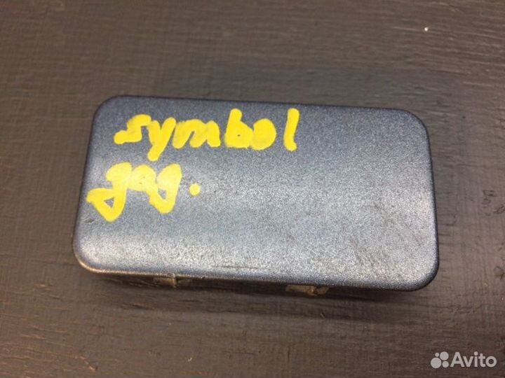 Заглушка буксировочного крюка Renault Clio