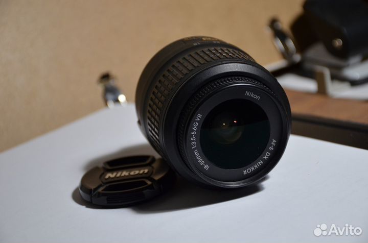 Объектив Nikon 18-55