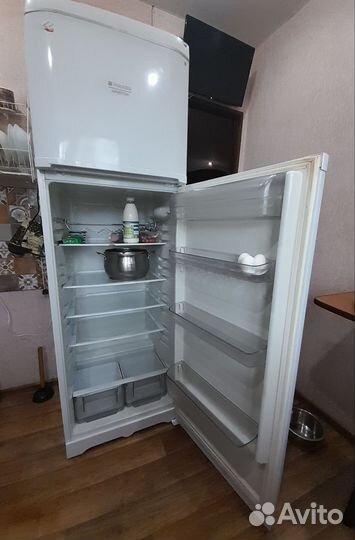 Холодильник hotpoint Ariston бу