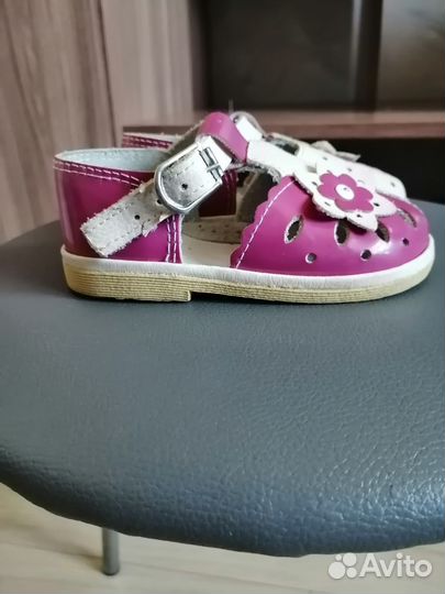 Сандалии для девочки