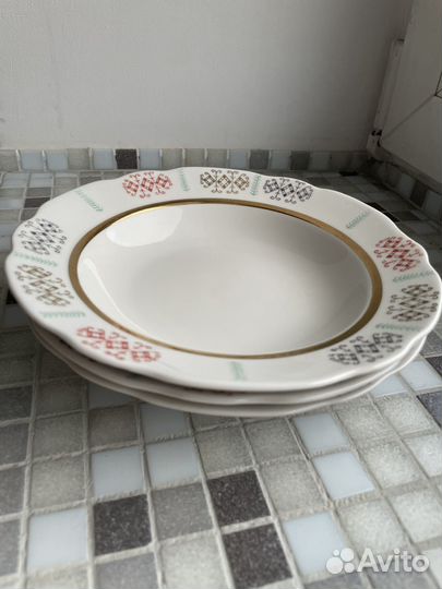 Тарелки суповые Коростень (3 шт., новые)