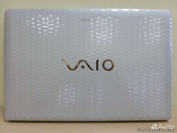 Ноутбук Sony Vaio I3/4gb/500gb/17