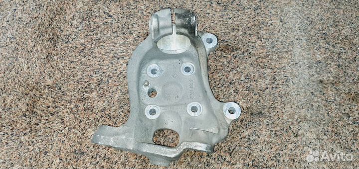 Кулак поворотный передний правый BMW E60\61