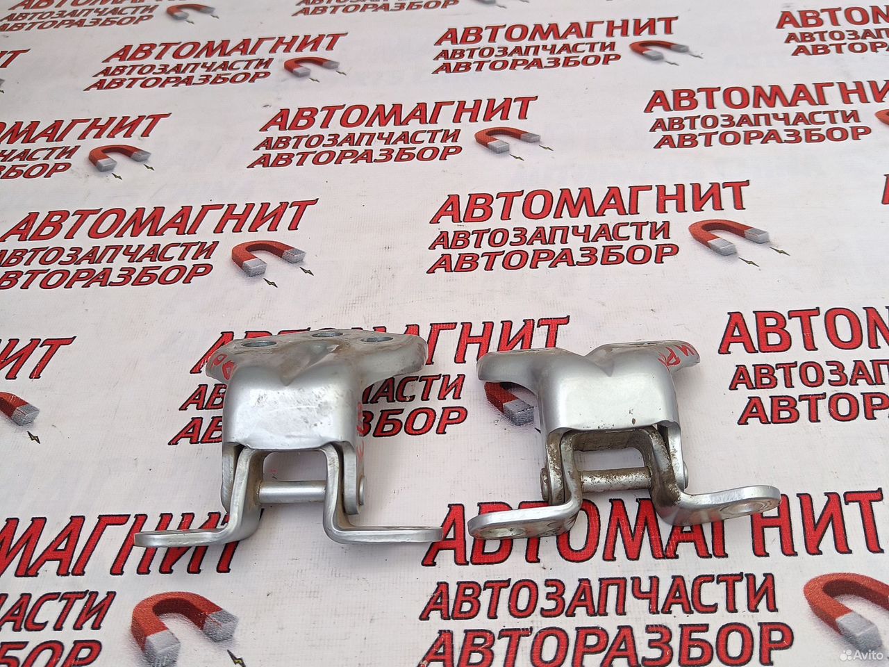 Петля двери задней правой Ссаньенг Кайрон