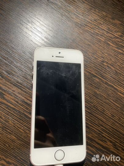 iPhone SE, 32 ГБ