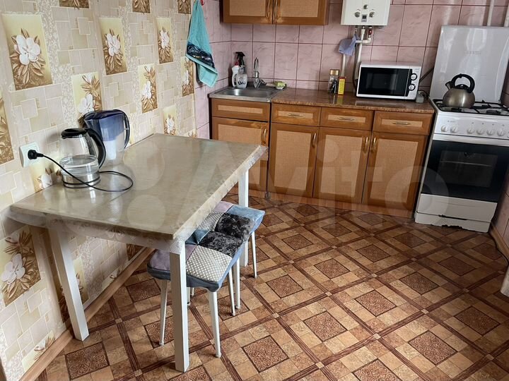 2-к. квартира, 50 м², 2/4 эт.