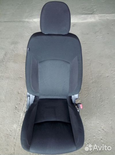 Сидение переднее правое Mitsubishi ASX