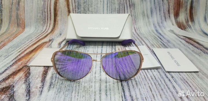 Солнцезащитные очки Michael Kors Chelsea MK5004