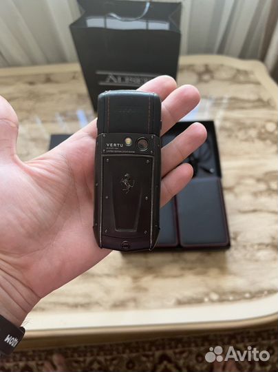 Vertu Ascent Ti Ferrari Nero, 4 ГБ