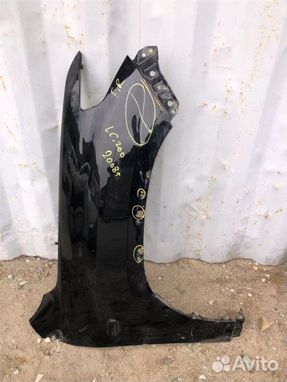 Крыло переднее правое Toyota Land Cruiser UZJ200