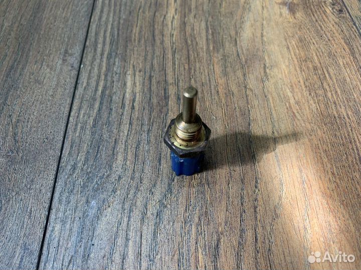 Nissan Patrol (Y62) Датчик температуры масла