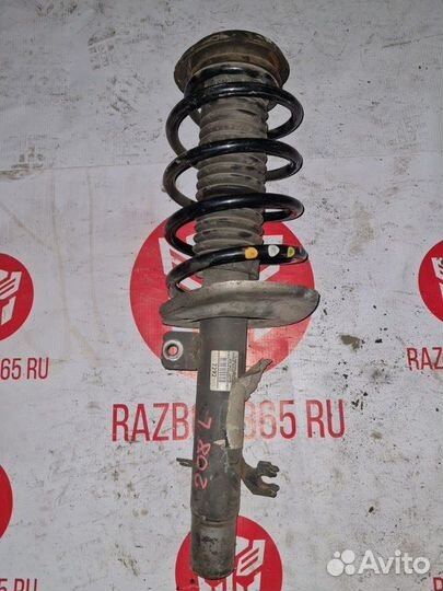 Стойка передняя в сборе правая Peugeot 208