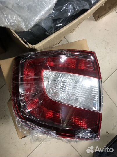 Задний фонарь Skoda Rapid темный