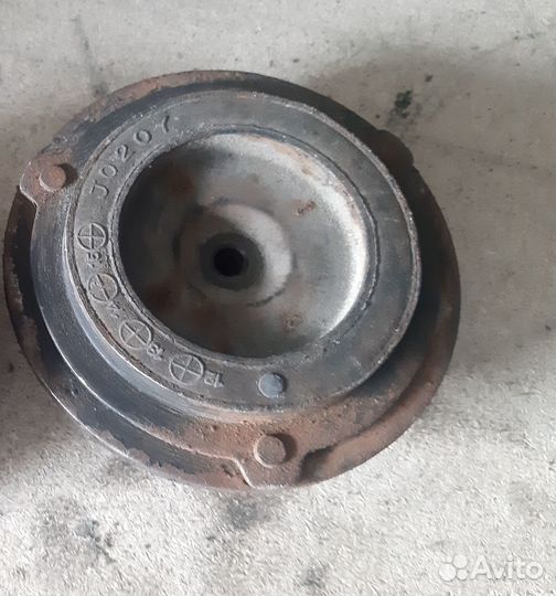 Пластина прижимная компрессора кондиционера Hyunda