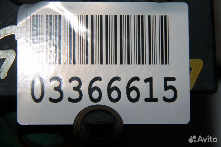 Блок управления стеклоподъемником задней левой двери Volkswagen Golf 7 2012-2020