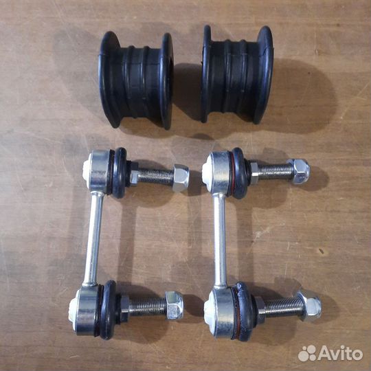 Стойки стабилизатора+ втулки Range Rover 2 P38