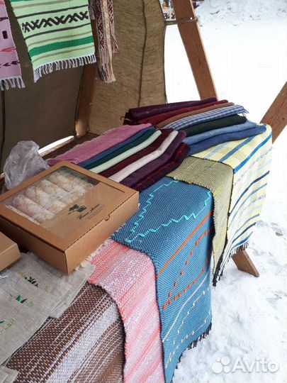 Ручное ткачество на домашнем ткацком станке